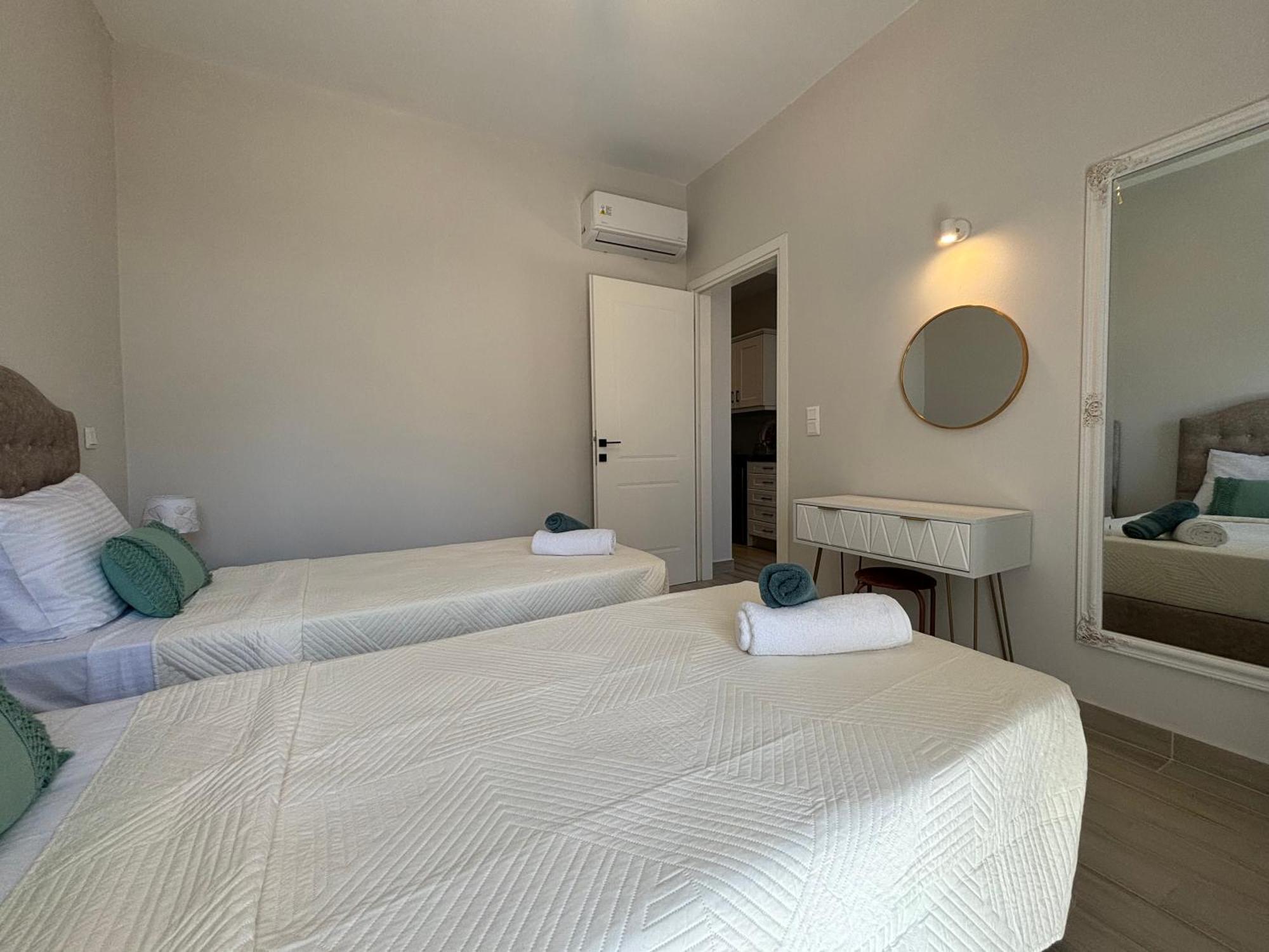 Mayflower Apartments Kassiopi Extérieur photo